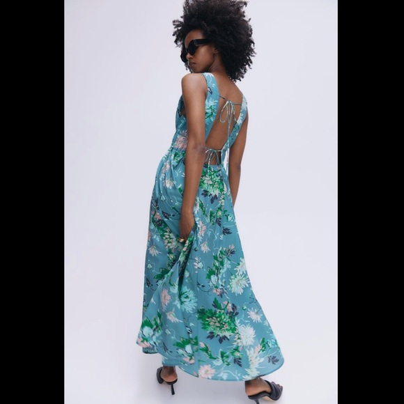 H&M Lyocell-blend V-neck Dress in Turquoise/Floral - Picture 1 of 8